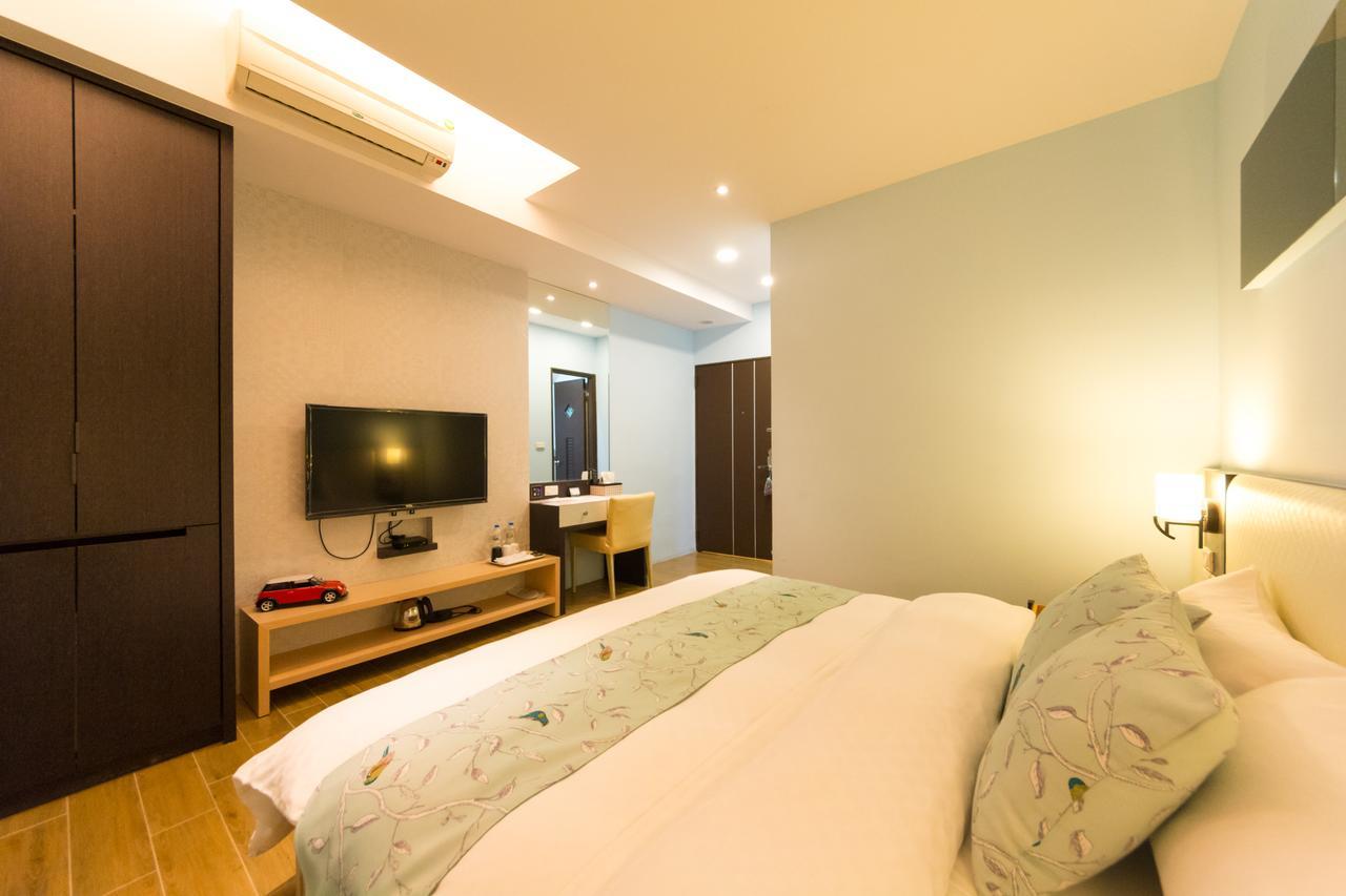 W Hostel Tainan Buitenkant foto