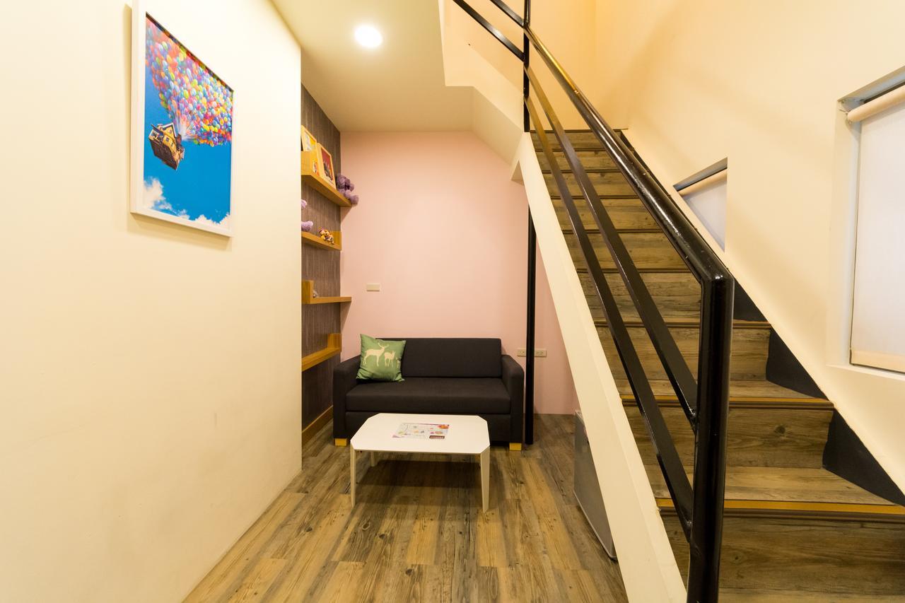 W Hostel Tainan Buitenkant foto